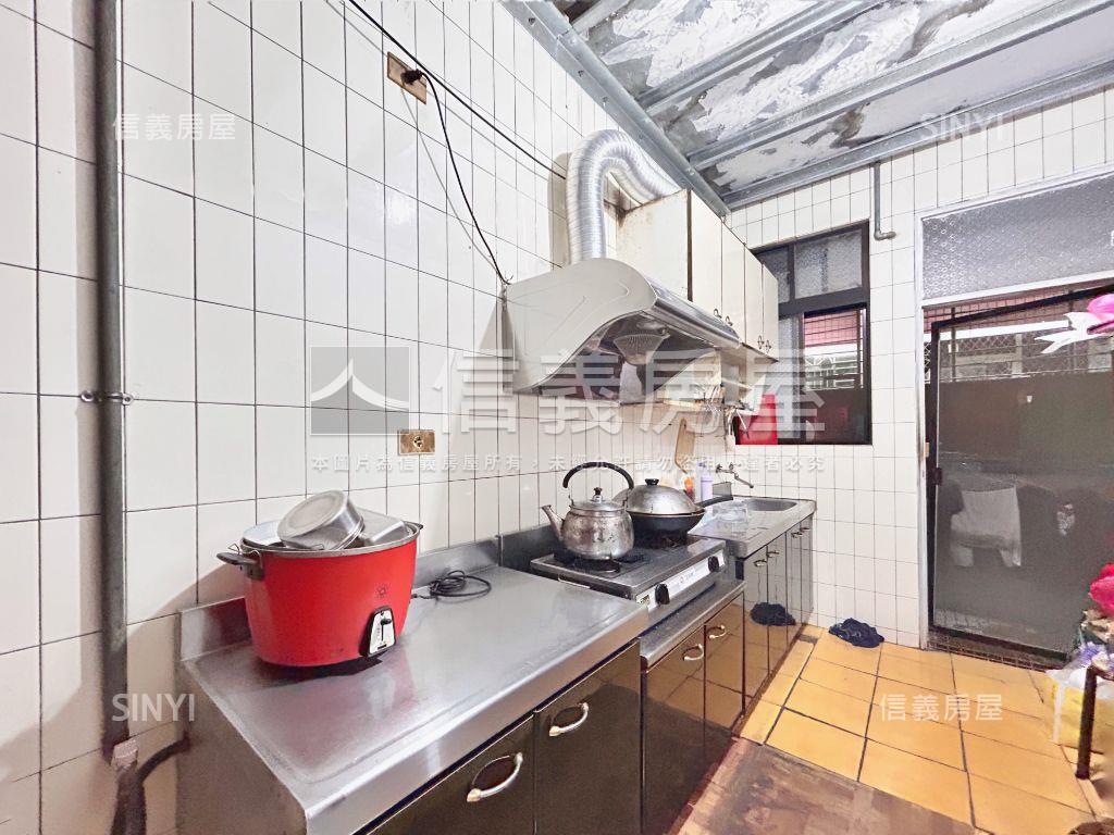 中港路二樓大公寓房屋室內格局與周邊環境