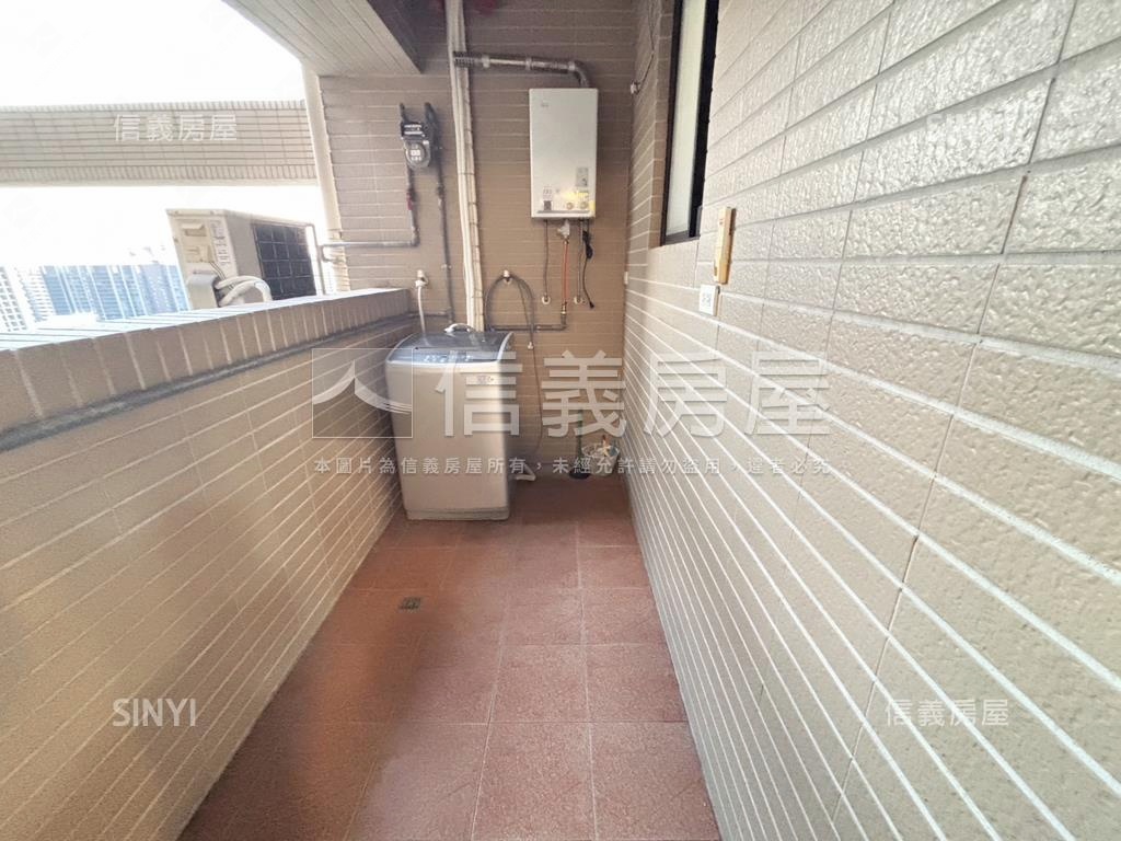 金馬迎春藏月三房車位房屋室內格局與周邊環境