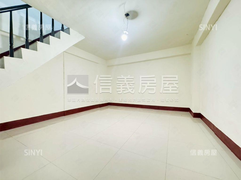 五甲整新鬧區金店面房屋室內格局與周邊環境