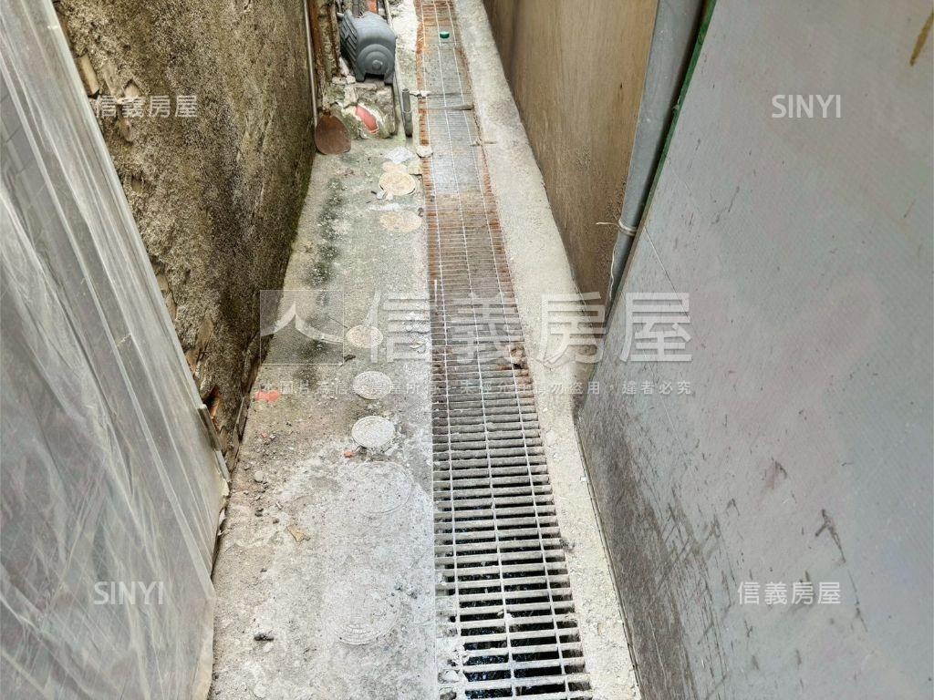 五甲整新鬧區金店面房屋室內格局與周邊環境