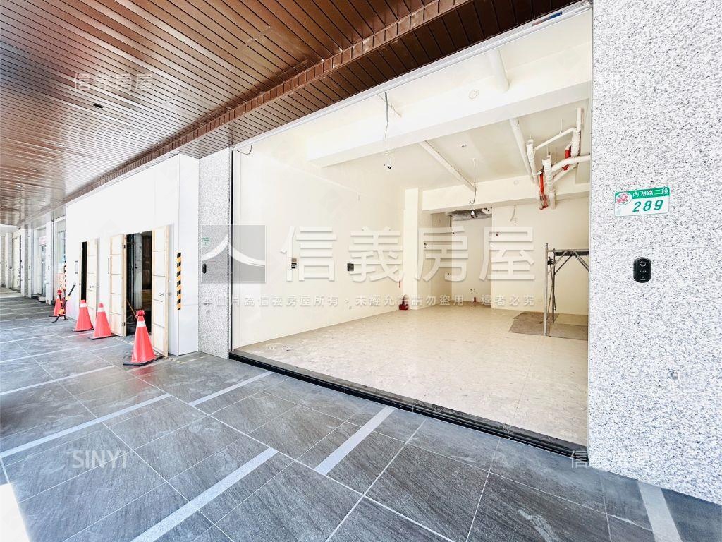 內湖捷運人流旺金新店面房屋室內格局與周邊環境