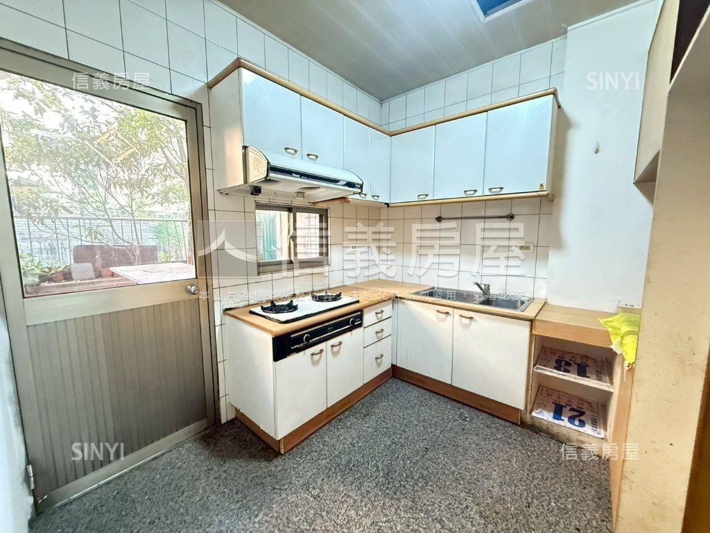 柚子公園旁美透天房屋室內格局與周邊環境