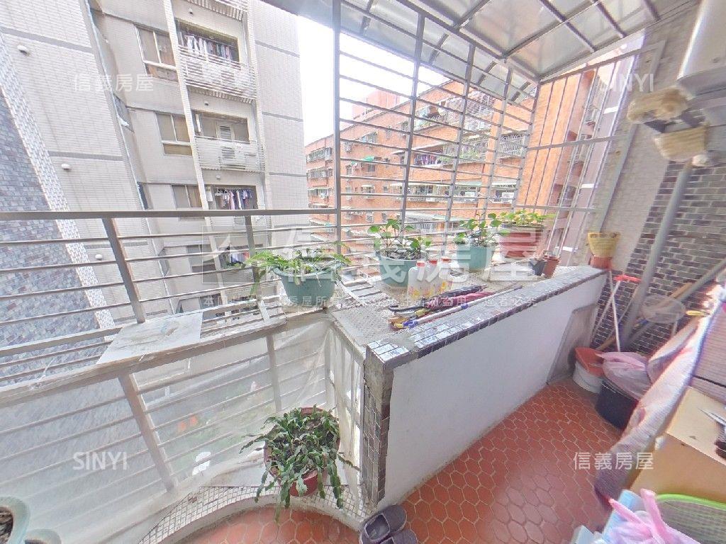 近新店總站優質公寓房屋室內格局與周邊環境