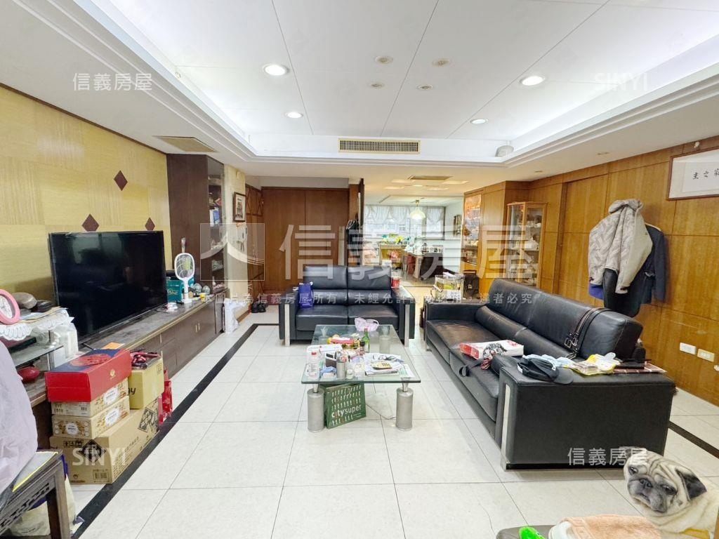成功路近捷運４房車位房屋室內格局與周邊環境