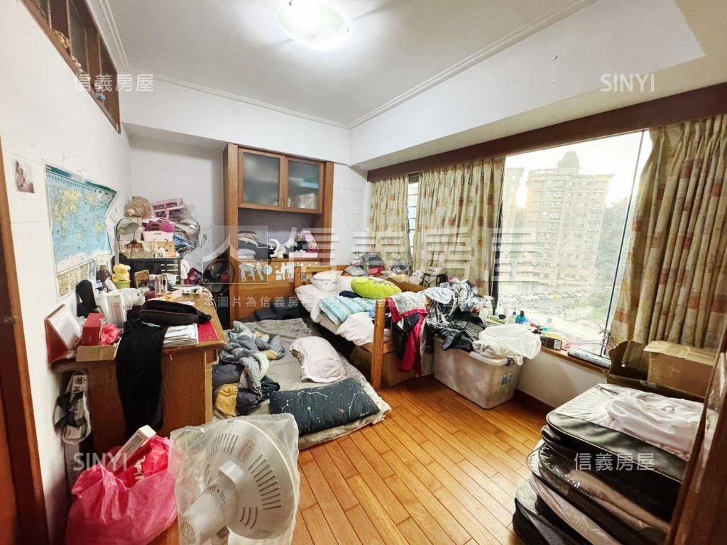 成功路近捷運４房車位房屋室內格局與周邊環境