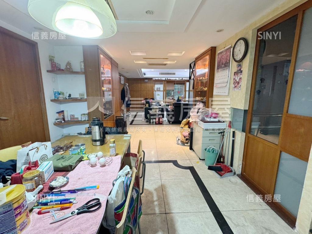 成功路近捷運４房車位房屋室內格局與周邊環境