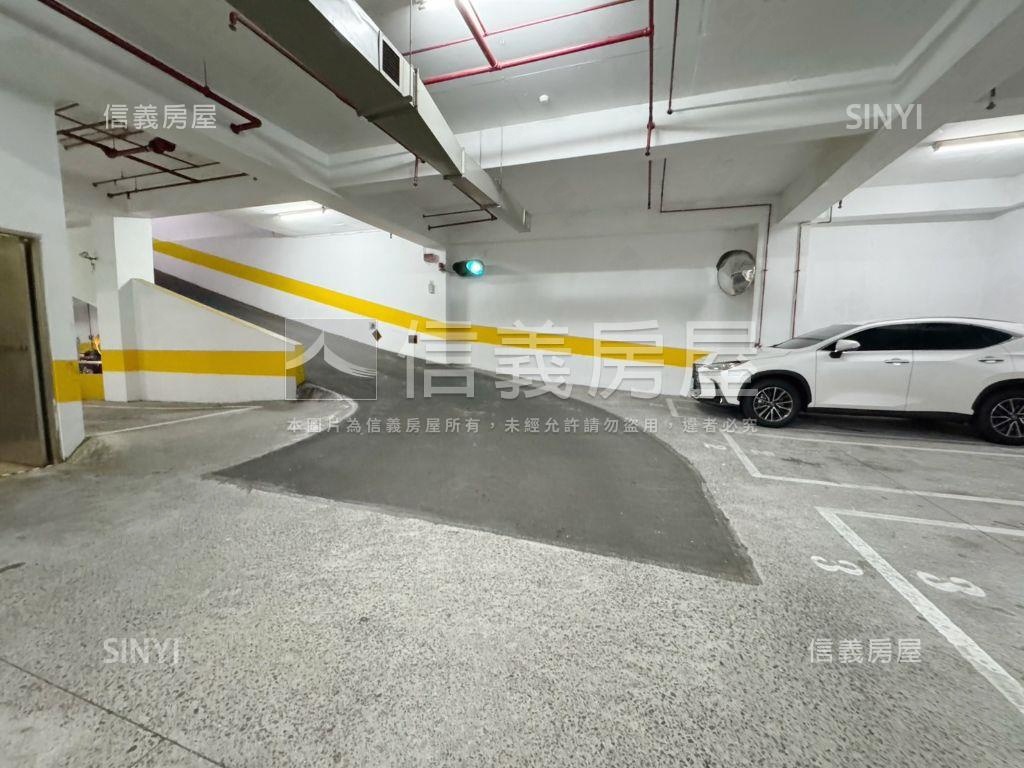 成功路近捷運４房車位房屋室內格局與周邊環境