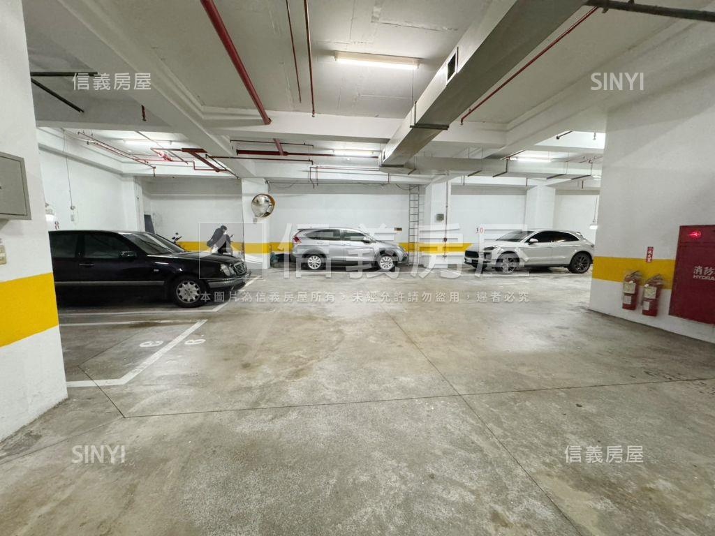 成功路近捷運４房車位房屋室內格局與周邊環境