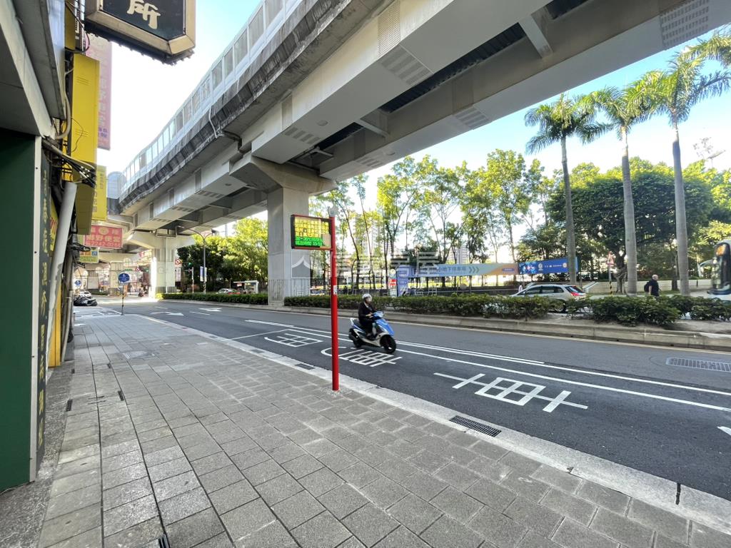景平面寬熱鬧店面房屋室內格局與周邊環境