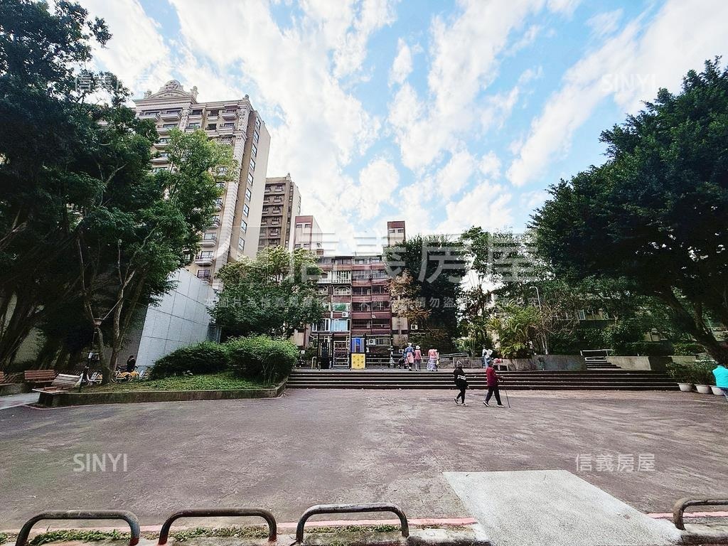 中山區近捷運套房房屋室內格局與周邊環境