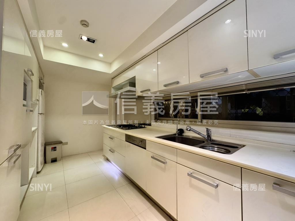 仁愛首都高樓美屋房屋室內格局與周邊環境