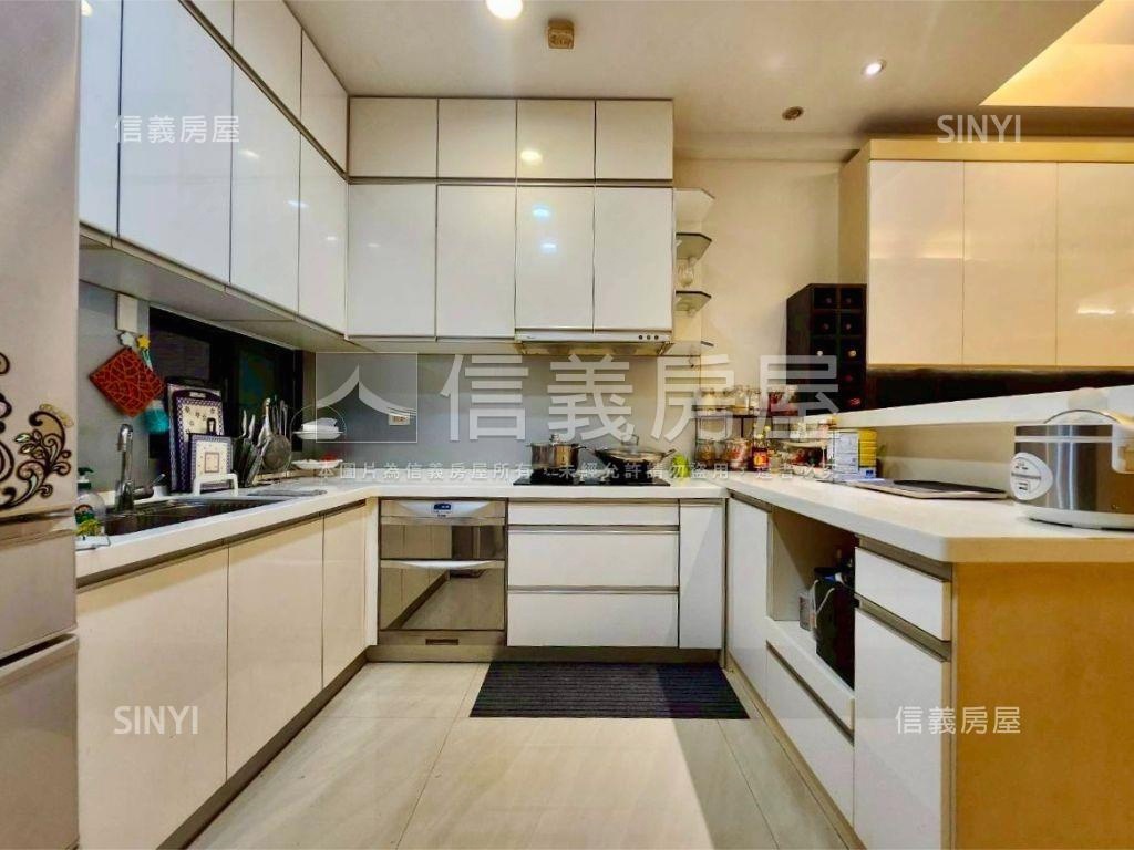 光州四街約１３年美透天房屋室內格局與周邊環境