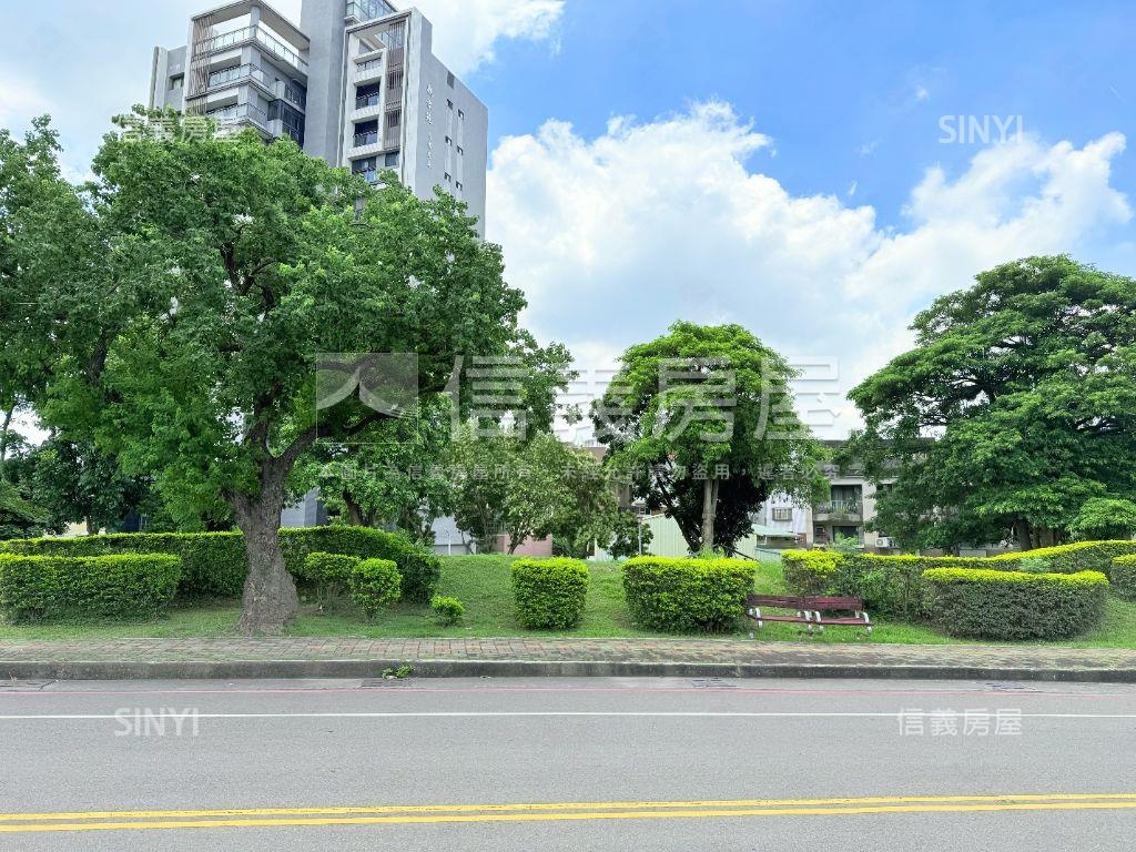 東山三面採光邊間車庫透天房屋室內格局與周邊環境