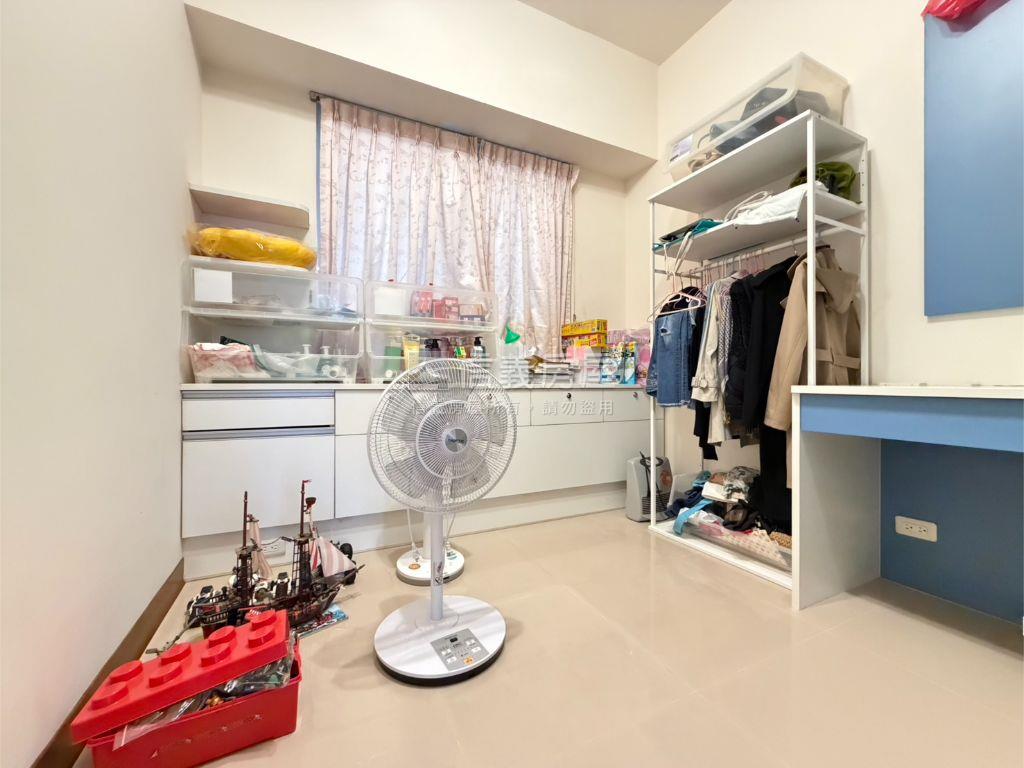 南歐高樓泳池帝景三房車位房屋室內格局與周邊環境
