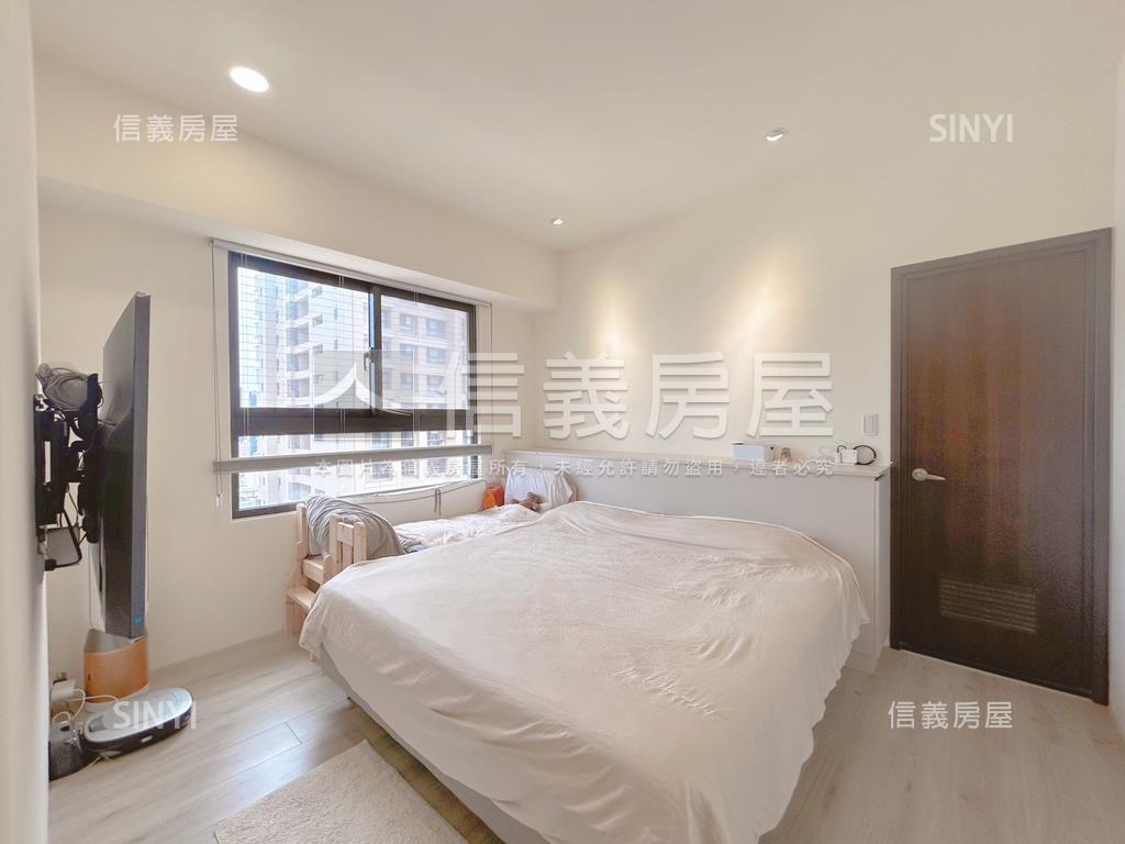 朝南精美裝潢三房有充電樁房屋室內格局與周邊環境
