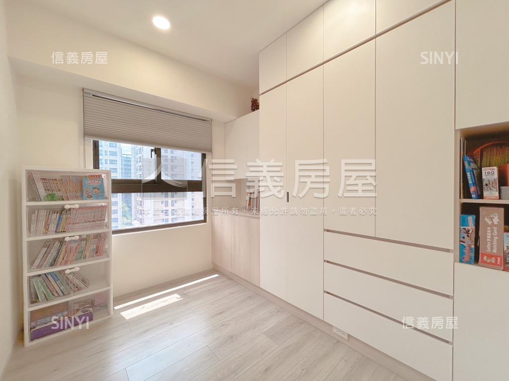 朝南精美裝潢三房有充電樁房屋室內格局與周邊環境