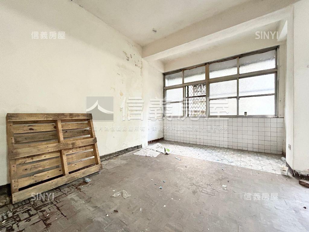 雙敦好爬公寓二樓房屋室內格局與周邊環境