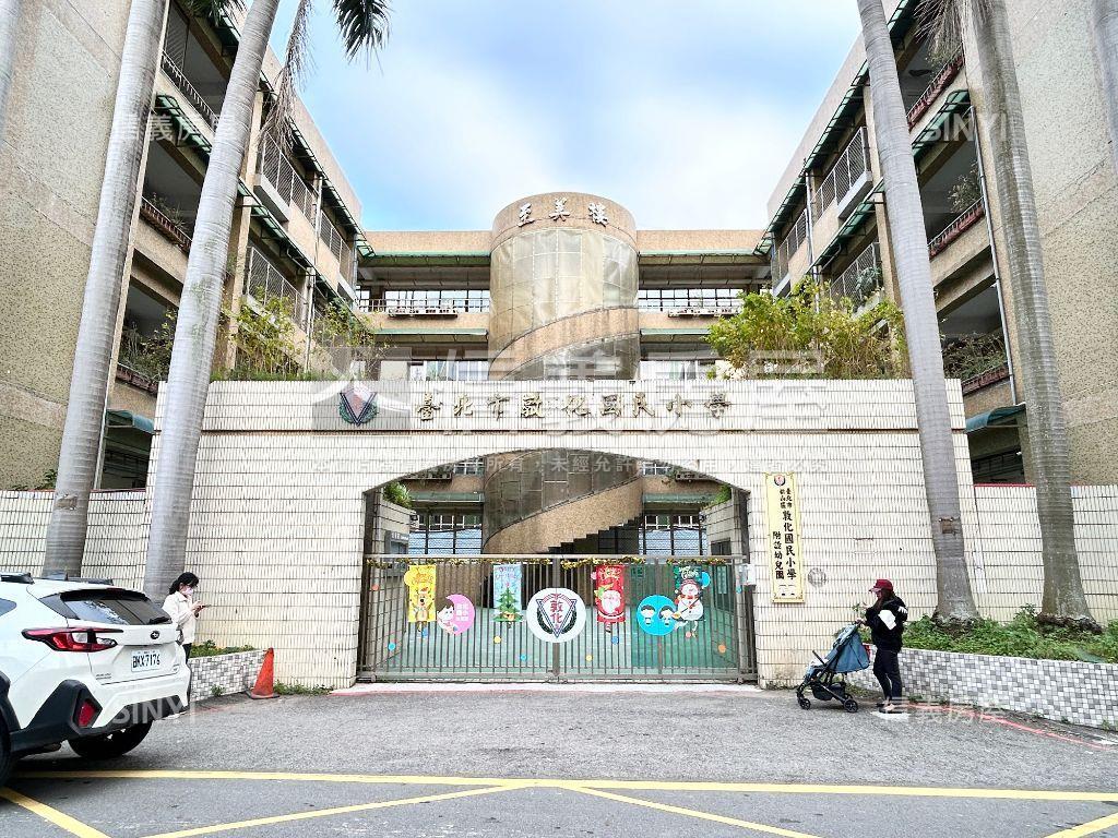 雙敦好爬公寓二樓房屋室內格局與周邊環境