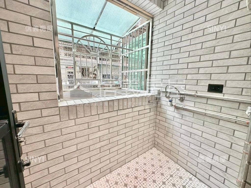 三重國小電梯裝潢三房房屋室內格局與周邊環境