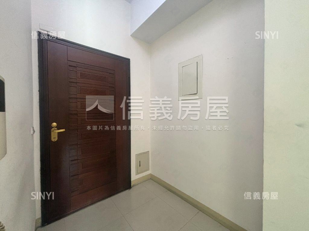 湯堡開闊四房大空間房屋室內格局與周邊環境