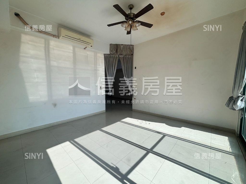 湯堡開闊四房大空間房屋室內格局與周邊環境