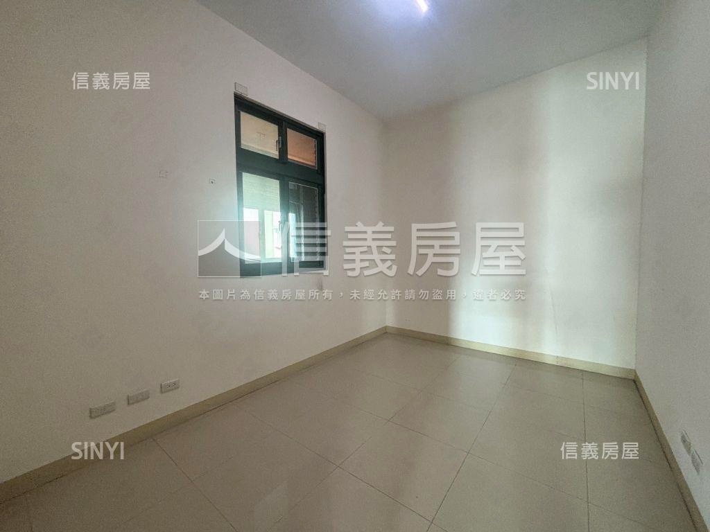 湯堡開闊四房大空間房屋室內格局與周邊環境