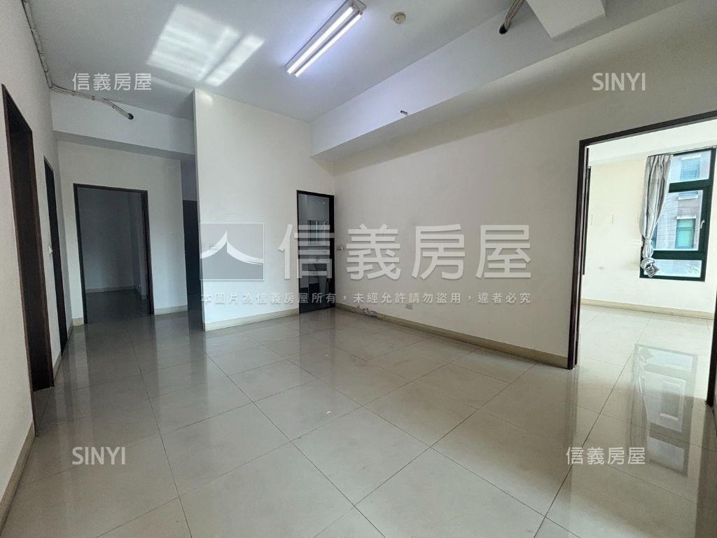 湯堡開闊四房大空間房屋室內格局與周邊環境