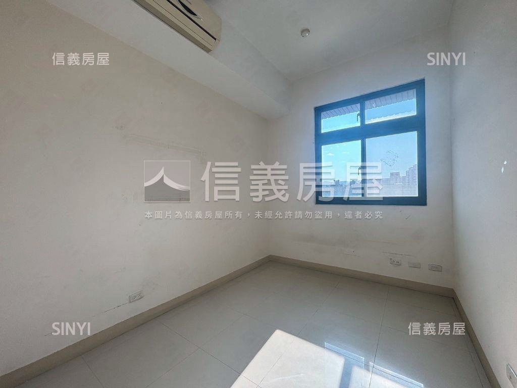 湯堡開闊四房大空間房屋室內格局與周邊環境