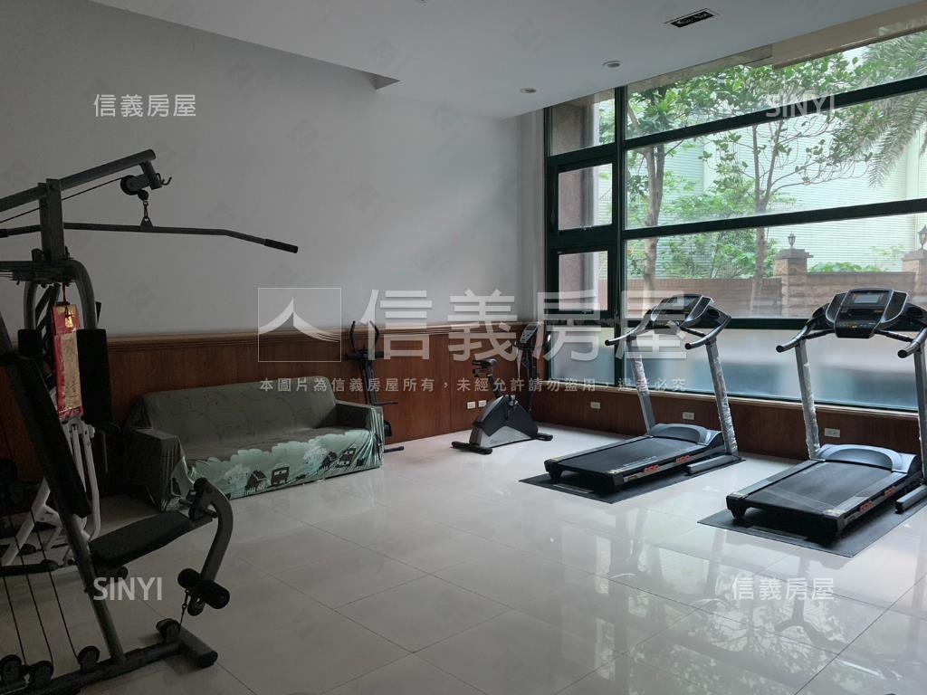 湯堡開闊四房大空間房屋室內格局與周邊環境