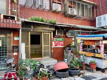 熙來人往南京三民一樓