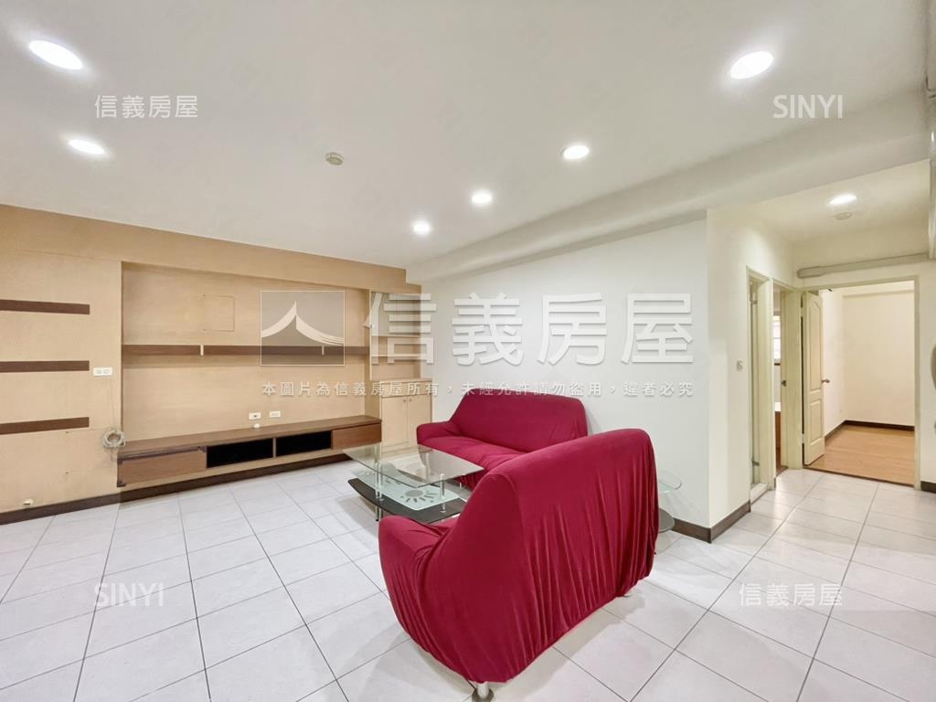 近台南高工邊間採光三房房屋室內格局與周邊環境