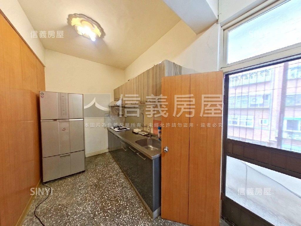 幸福八德街三代同堂三樓房屋室內格局與周邊環境