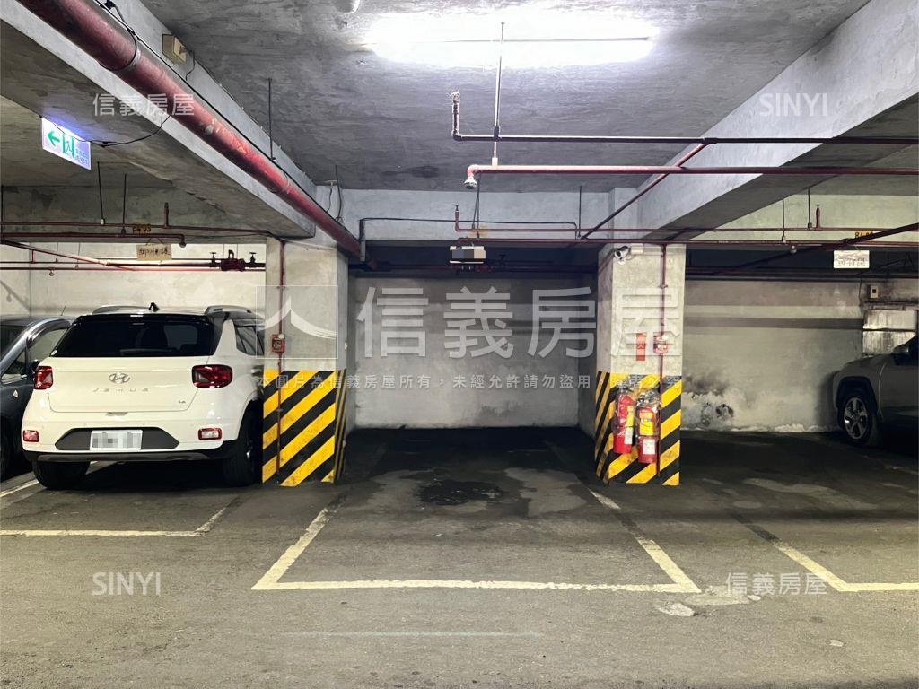 情趣大國電梯邊間六房平車房屋室內格局與周邊環境