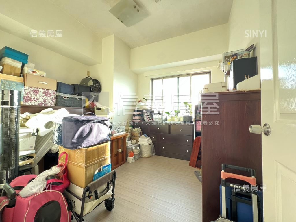 ［白雲山莊］景觀雙車位宅房屋室內格局與周邊環境