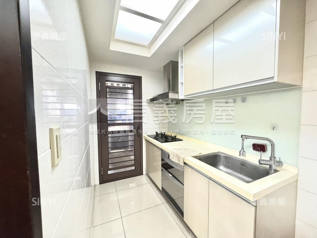 鴻築吾江明亮成家兩房車位房屋室內格局與周邊環境