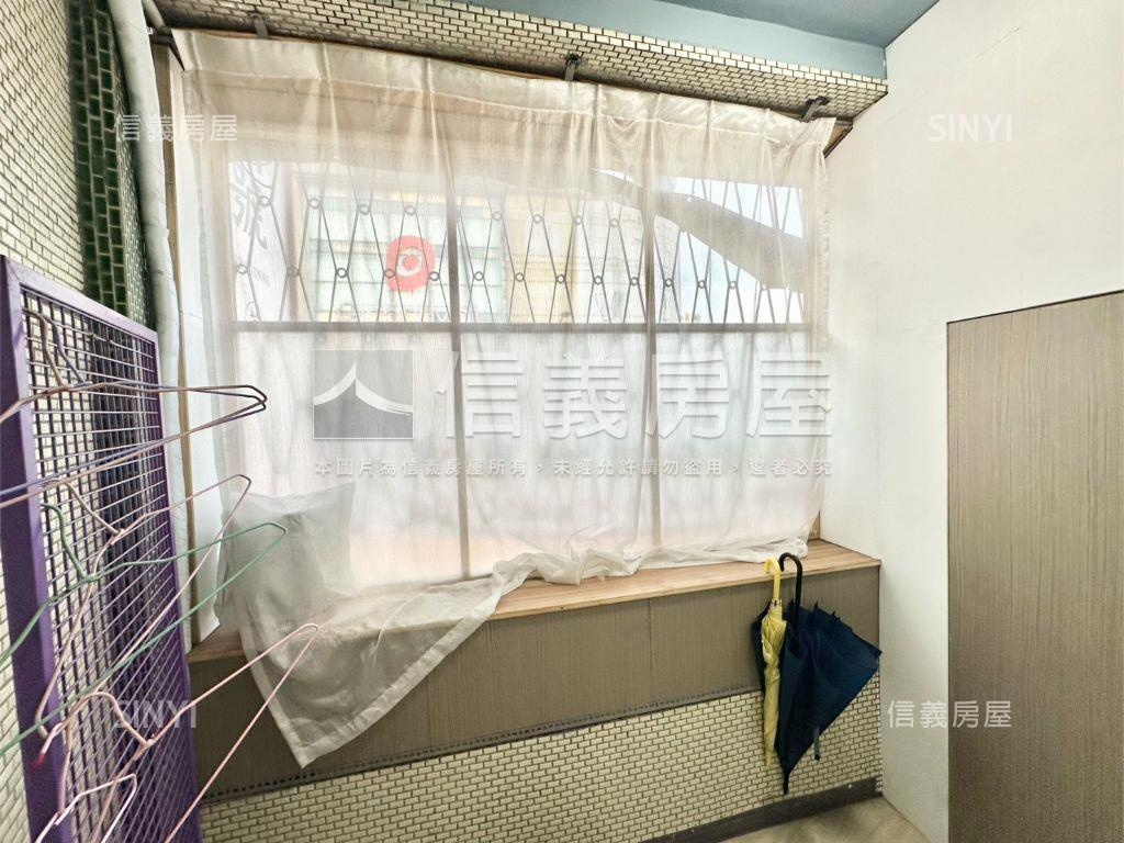 環球購物中心正對面～住辦房屋室內格局與周邊環境