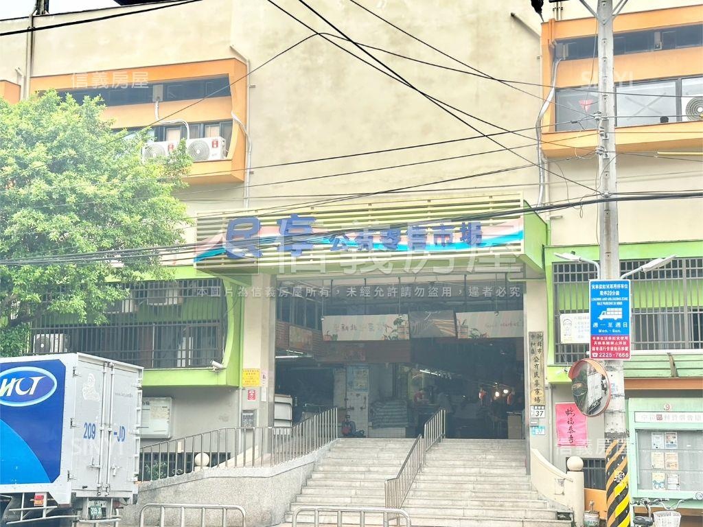 環球購物中心正對面～住辦房屋室內格局與周邊環境