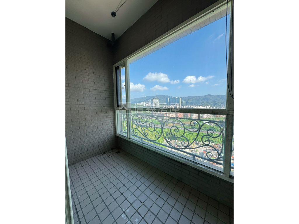 ⭐康寧晶鑽高樓景觀兩房⭐房屋室內格局與周邊環境
