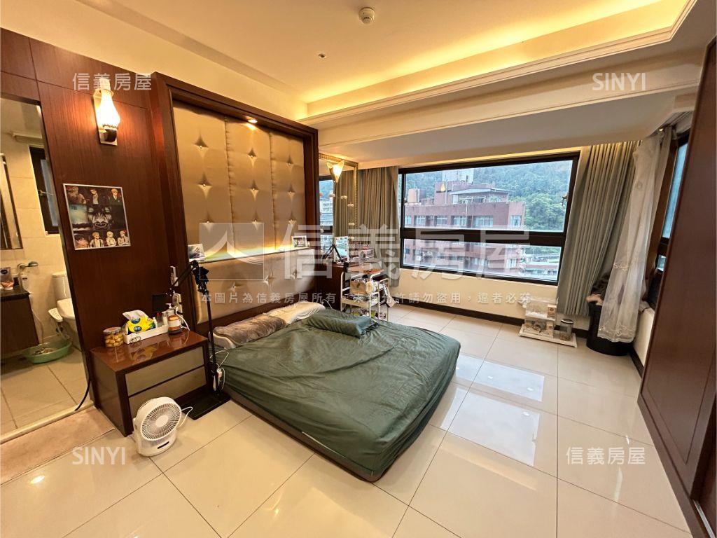 專任碧潭有約四房平面車位房屋室內格局與周邊環境