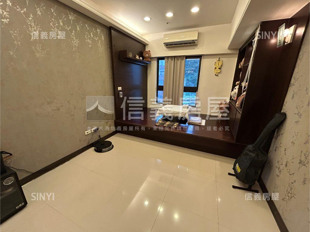 專任碧潭有約四房平面車位房屋室內格局與周邊環境