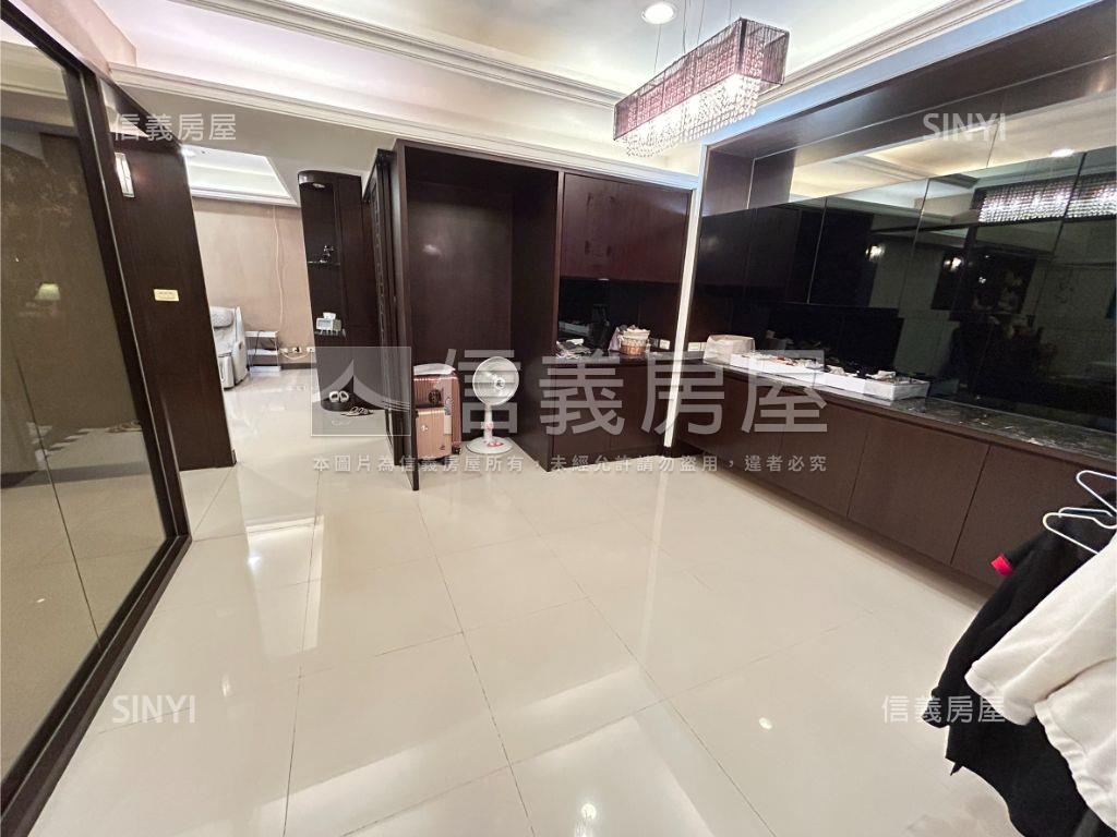 專任碧潭有約四房平面車位房屋室內格局與周邊環境