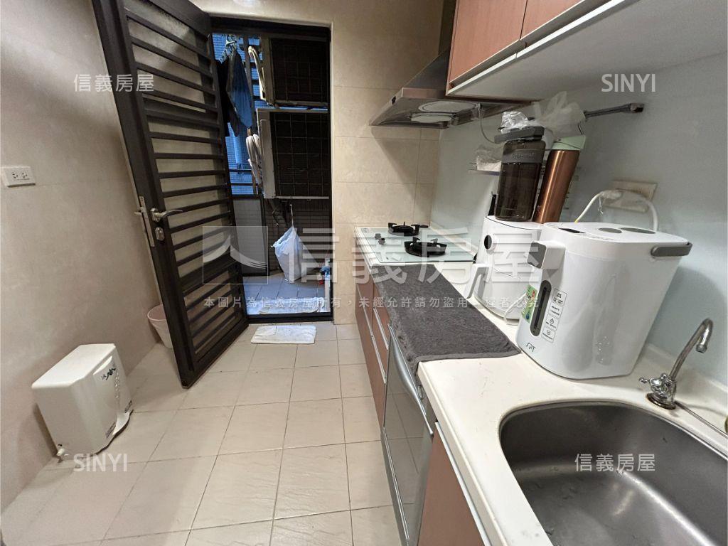 專任碧潭有約四房平面車位房屋室內格局與周邊環境