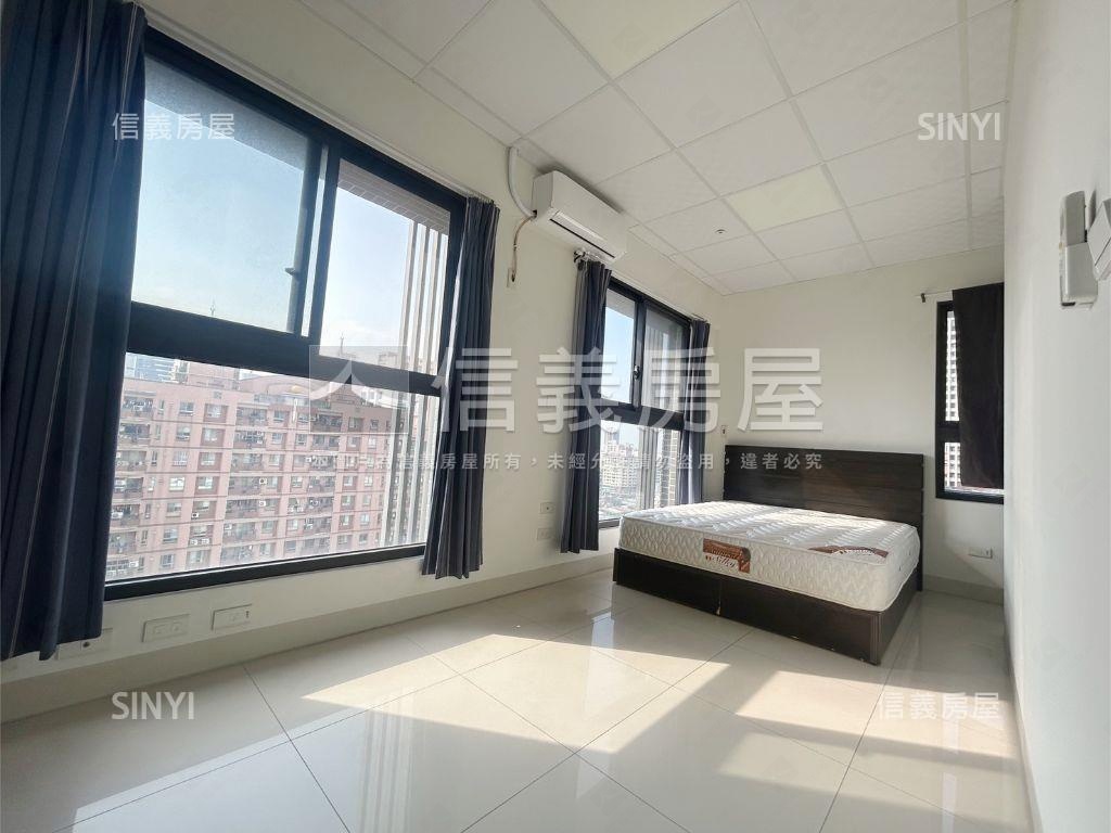 高雄站前高樓邊間採光２房房屋室內格局與周邊環境