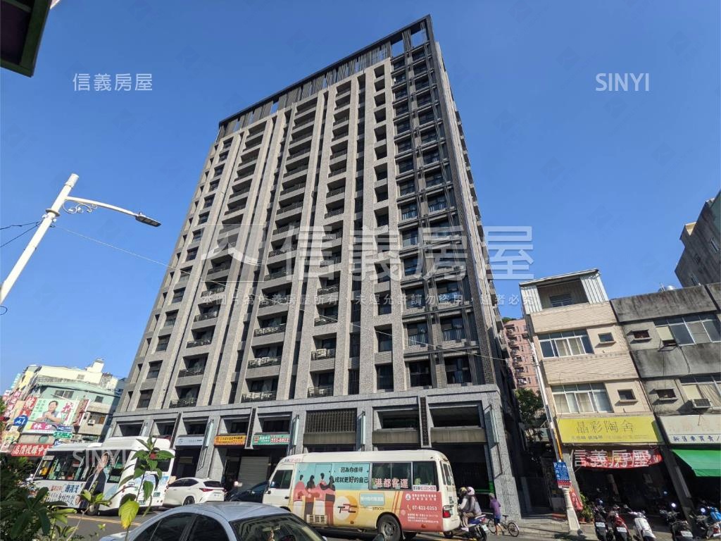 高雄站前高樓邊間採光２房房屋室內格局與周邊環境