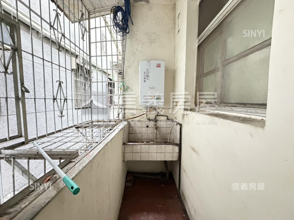 捷運中和站‧邊間三面採光房屋室內格局與周邊環境