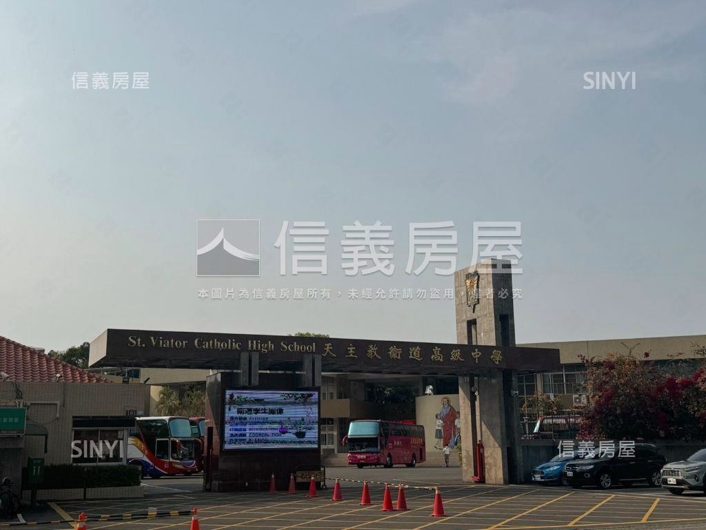 ＪＩＡ５５兩房平車次頂戶房屋室內格局與周邊環境
