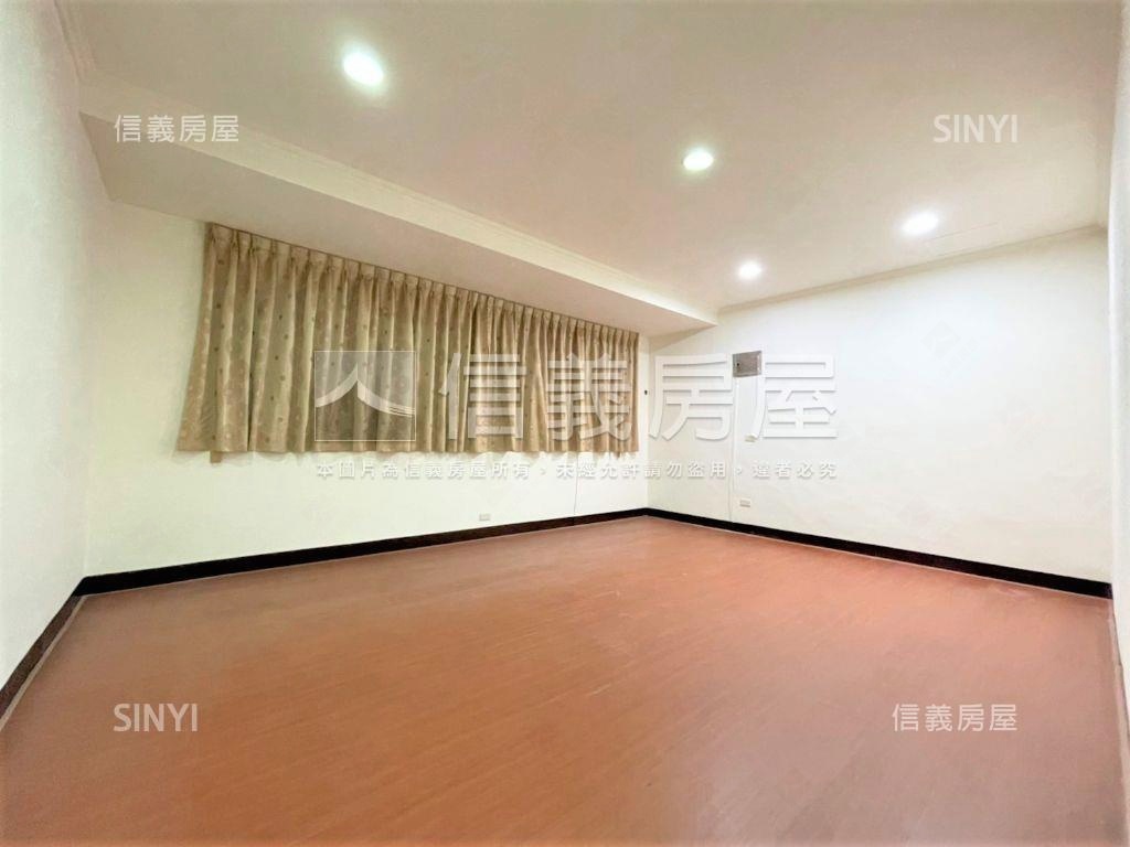 稀有八擴市中心透天房屋室內格局與周邊環境