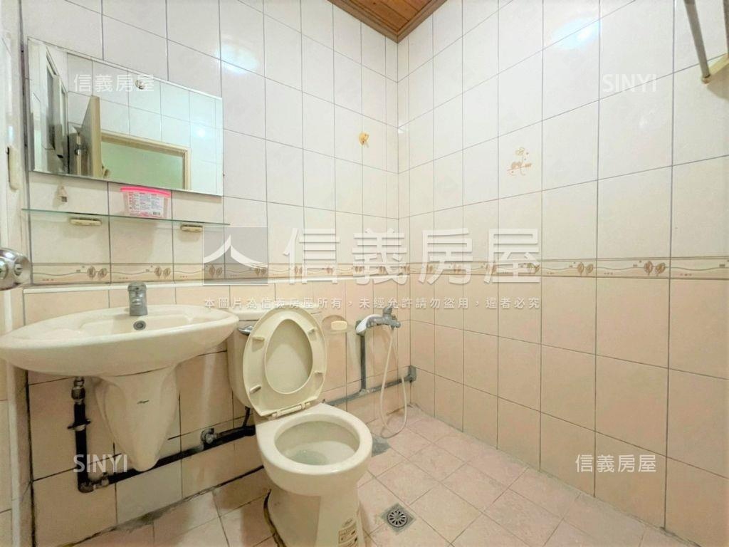 稀有八擴市中心透天房屋室內格局與周邊環境