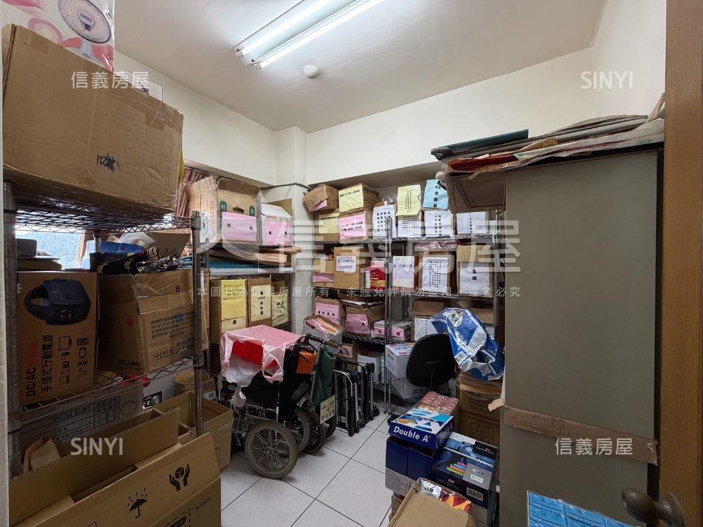 麥金轟動天下三房露臺戶房屋室內格局與周邊環境