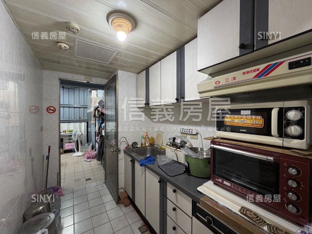 麥金轟動天下三房露臺戶房屋室內格局與周邊環境